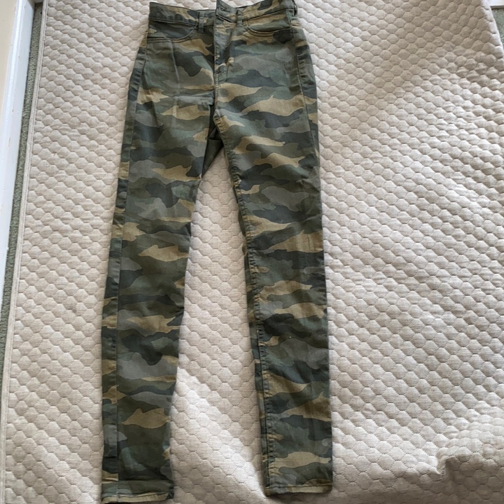 Women’s high waisted jeans size 6
